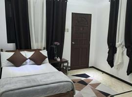 Placido's Vacation Home, hotel in Puerto Galera