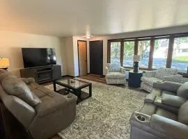 Three Bedroom Ranch walking distance to Lambeau