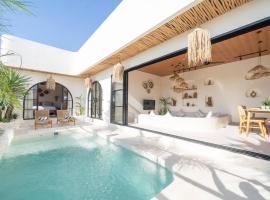 Disenta Villa by Tasvan, hotel i Dalung