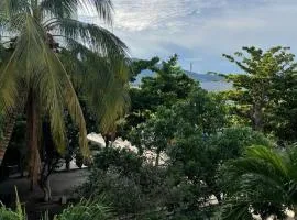 A metros de las playas de Bello Horizonte y de Centro Comercial Zazue