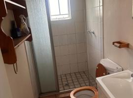 Country side escape, hotel in Roodepoort