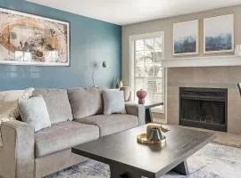 Landing Stunning 1BD Pool Clubhouse