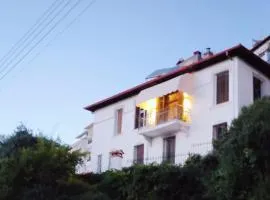 Κομψό & πολυτελές νεοκλασικό στο κέντρο της πόλης