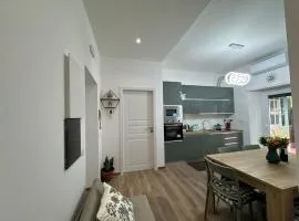 Colosseo-Torre Maura Modern Double Rooms Private EnSuite, WiFi & AC near Metro C