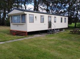 Caravan 1 - Blackmoor farm near tenby, hotel en Narberth