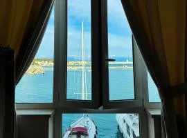 LA MAISON DU PORT - Superior Apartment, bright, glam, and refined with a wonderful sea view in Anzio city center