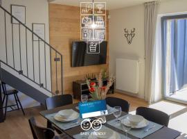 ENJOYHARRACHOV - Atraktivní slunný klimatizovaný apartmán 14 v centru se saunou, parkováním, Wifi-WLAN, SAT, herní konzolí, PC s win 10, Netflix zdarma a možností dobíjení auta s výhledem na Čertovu horu se skokanskými můstky jen 150m od lanovky, hotel en Harrachov