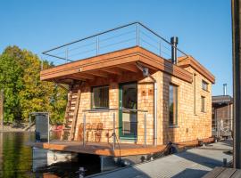 Tiny Hausboot Schwarzwald Maidle mit Dachterrasse und Kamin, boat in Hamburg