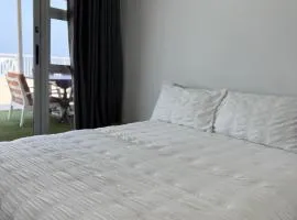 Camarque 101 - 3 Bedroom Apartment - 180 Degree Sea Views In Umdloti
