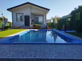 Tiny Home M&uuml;stakil Havuzlu Ev, villa i Belek