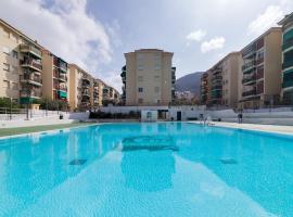 SUN APARTMENT - 3 bedrooms, priv parking, pool, AC, tv channels, fibre net, Hotel in Los Cristianos