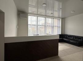 ЛофтХостел, hotel in Novoyavorivsk