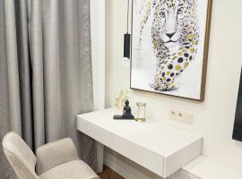 Super modern, in the very center of the city, mega center, wow, shocking prices, hotel v destinaci Almaty