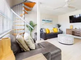 Cozy Waterfront with Deck