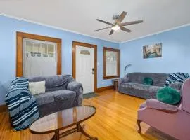 Historic 2 Bdr across from Lakeside Park