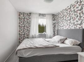 Rum i modern stor & ljus villa nära centrum, ξενοδοχείο σε Växjö