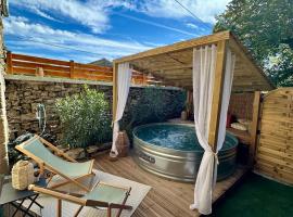 Gîte de charme en Ardèche, casa vacacional en Saint-Étienne-de-Fontbellon