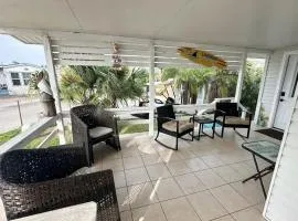 Lovely Cozy Cottage-Pet Friendly