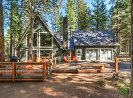 Spring Home 6 - Cozy 4BR Cabin in Black Butte Ranch w Fireplace