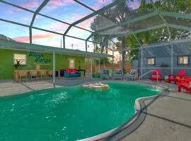 Breezy Pineapple, Heated Pool, Sleeps 12, Putting Green