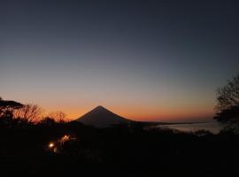 Eco lodge finca magdalena, chata v destinaci Altagracia