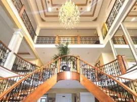 Empress Palace Hotel