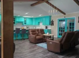 5BR3BA Home, 2 Blocks from Beach, ADA Accessible