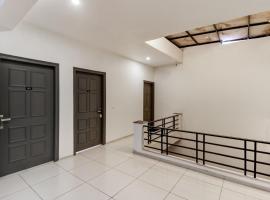 Townhouse South City 2 Sector 49 Gurgaon, hotel in Gurgaon