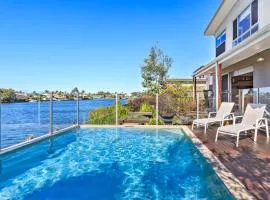 Luxurious Waterfront Paradise Stunning Views