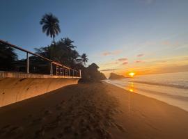 Birdies Nest Upper 2 Bedroom Beach View, chata v destinaci Black Rock