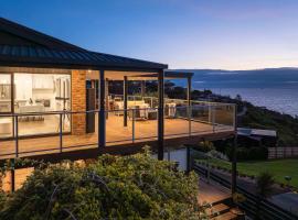 Martha's Maison Heated Spa & Unbeatable Bay Views, Hotel in Mount Martha