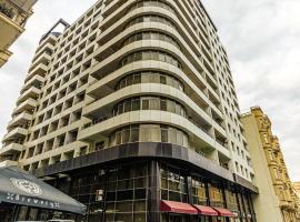 SEA ViEW HOTELAPARTMENT MCDONALD'S, appartement in Bakoe