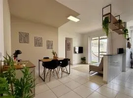 Apartamento central com ar condicionado e 3 smart TVs - UFV a 1km