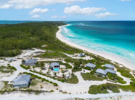 Bohemia Two Bedroom home, beach hotel in James Cistern