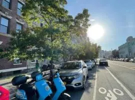 ROOM IN A 2 BEDROOM APARTAMENT 10 MINUTES TO TIME SQUARe!!!