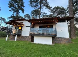 Caba&ntilde;a DAGO, villa en Mazamitla