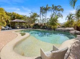 Pelicans Rest Lake Cathie - pool, beach, aircon