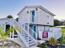Cottage 23, The Lighthouse - Dora Canal Court - a downtown, waterfront community, hotel in Tavares