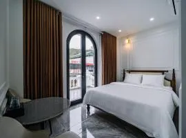 White House Hotel
