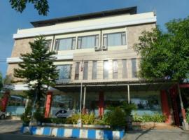 Hotel Prasasti Pacitan, kh&aacute;ch sạn biển ở Pacitan