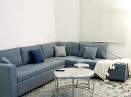 شقه مميزه بغرفة نوم وصالة واسعه