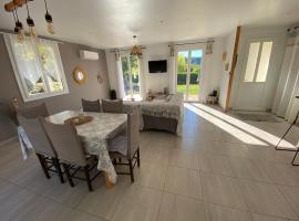 Maison ambiance COSY - Détente - Clim - 3 chambres, ξενοδοχείο σε Allez-et-Cazeneuve