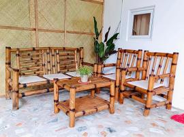 ZStudio Transient House Legazpi, hotel i Legazpi