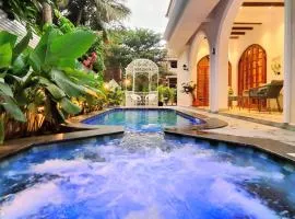 Villa Laz, Parra close to calangute- Pool,Jacuzzi,Cook