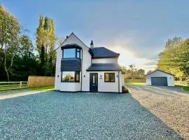 Marzion House with Hot Tub