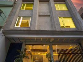 Tripli Hotels Sandalwood, ξενοδοχείο στο Βαρανάσι