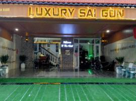 Hostel Luxury Sài Gòn, hotel v destinaci Rach Gia