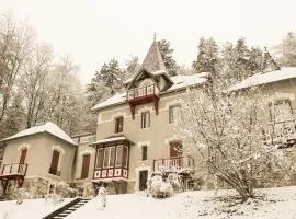 Appartement dans Manoir avec piscine face au Golf d'Uriage