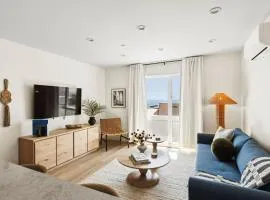 Tide House - Unit D - Modern Oceanview 1BD w Parking