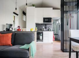 Cute and Cozy Guesthouse near Water, hotel in Tyresö